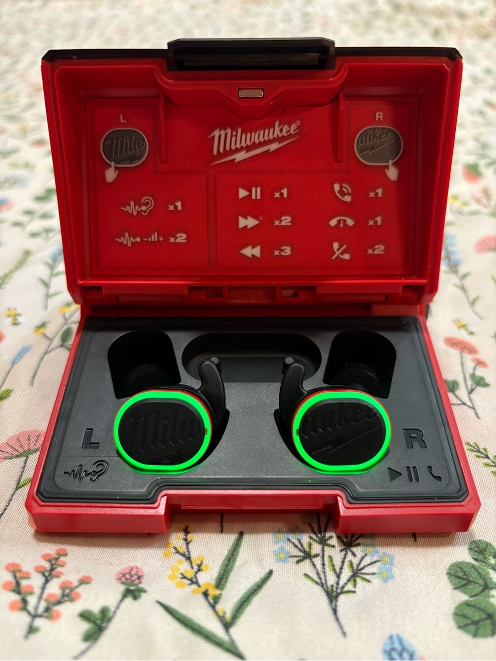 Milwaukee Bluetooth Jobsite Earbuds in Red and Black